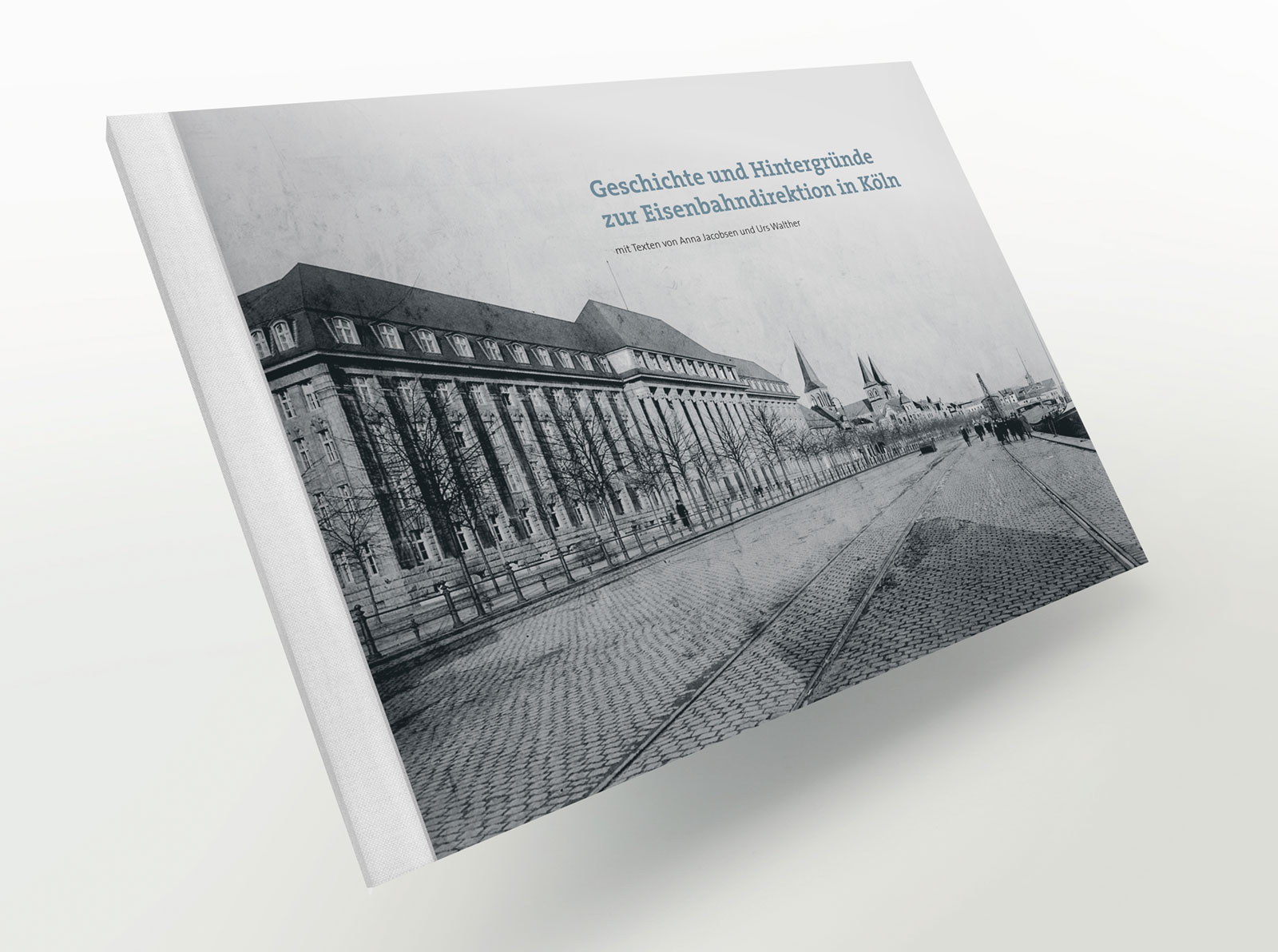 reinsicht realisiert im Bereich Editorial Design für die HOCHTIEF AG eine umfangreiche Dokumentation über die »Königliche Eisenbahndirektion zu Cöln«.